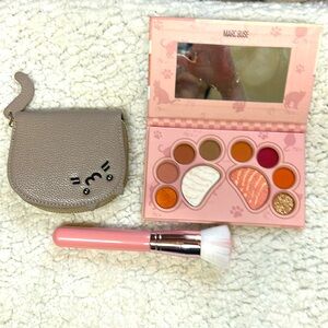 💄HP💋 3pc CAT bundle 🐈Eyeshadow Palette with Matte/ Shimmer Brush Card Holder NEW